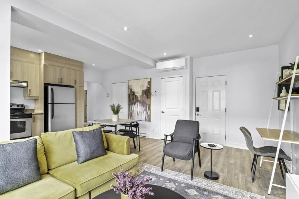 Stylish 2 Bedroom Haven By Jean Talon Market Montréal Exteriör bild
