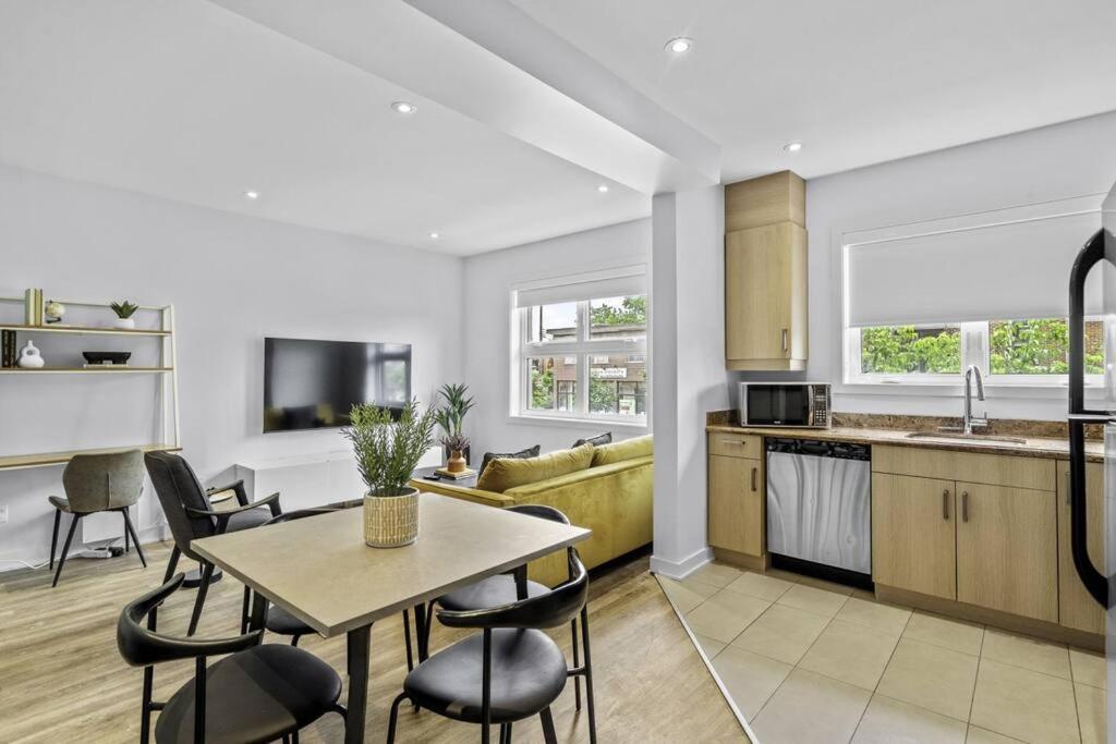 Stylish 2 Bedroom Haven By Jean Talon Market Montréal Exteriör bild