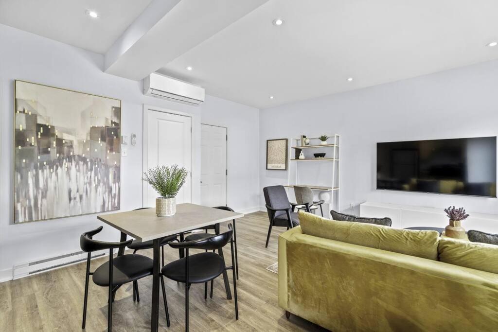 Stylish 2 Bedroom Haven By Jean Talon Market Montréal Exteriör bild