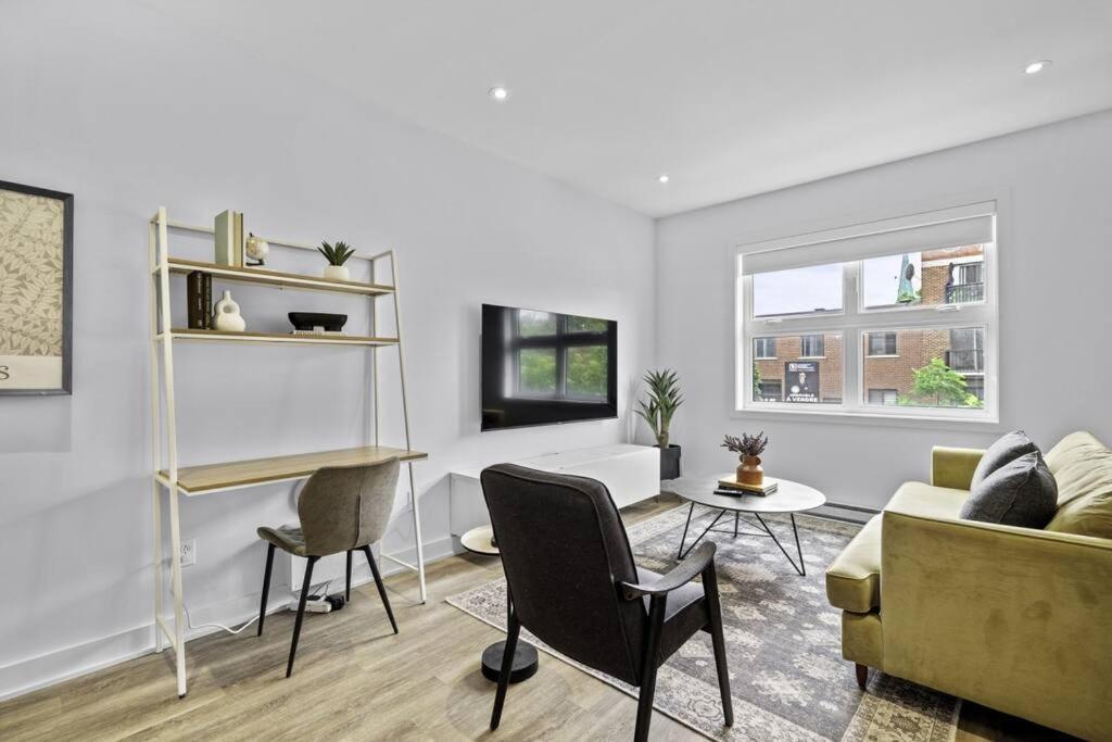 Stylish 2 Bedroom Haven By Jean Talon Market Montréal Exteriör bild